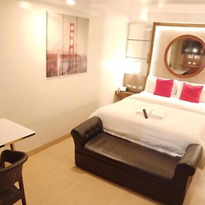 Paradise Hotel